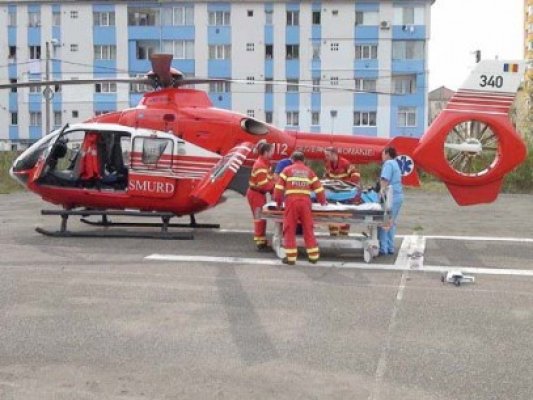 Copil de doi ani, căzut într-o fântână, salvat şi dus de urgenţă, cu elicopterul SMURD, la spital